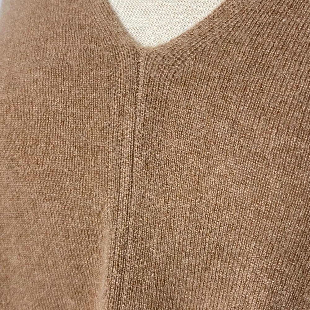 100% Cashmere Poncho Sweater, Camel, Not Shy, Lightweight Sz S/M, NWOT - Picture 3 of 5